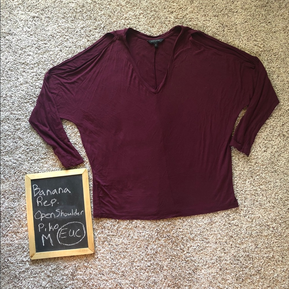 Maroon open shoulder piko